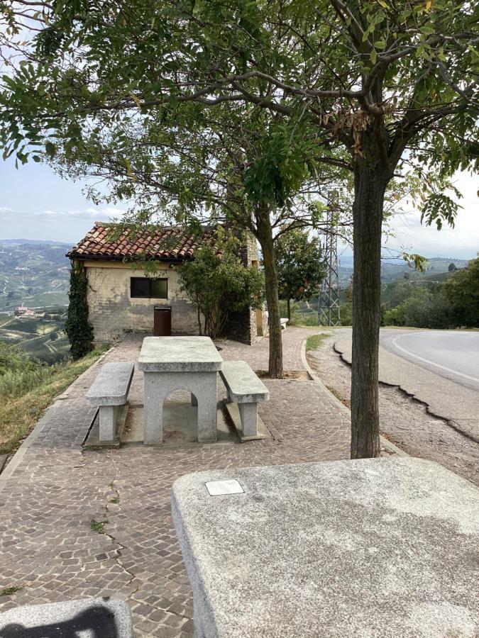 Holiday House Antica Dimora Soggiorni In Langa Centro Storico La Morra Extérieur photo