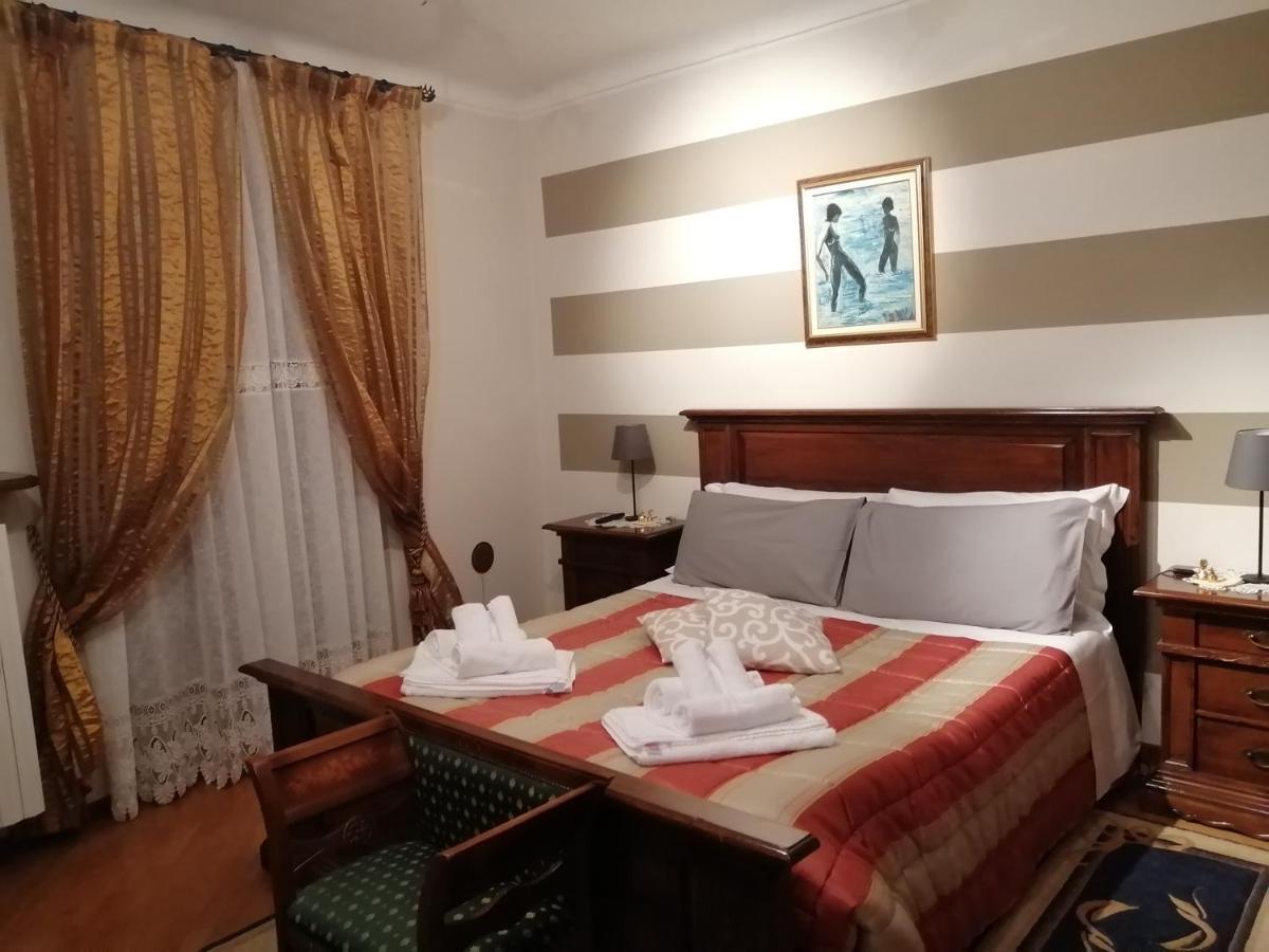 Holiday House Antica Dimora Soggiorni In Langa Centro Storico La Morra Extérieur photo